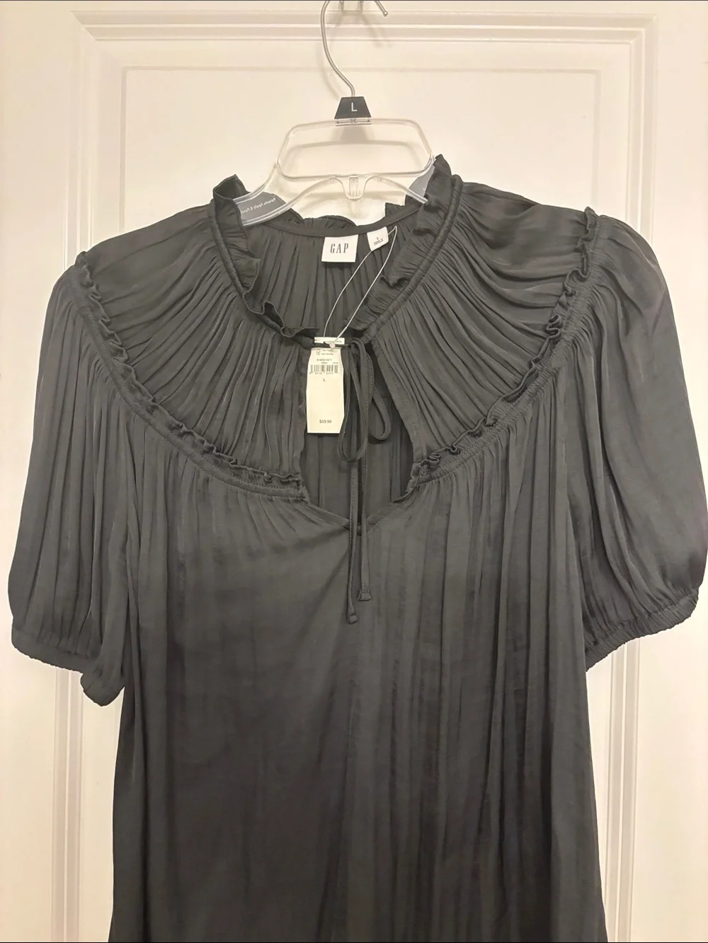 GAP NWT Size L. Black Pleated Tie-Neck Blouse with Puff Sleeves - Picture 5 of 6